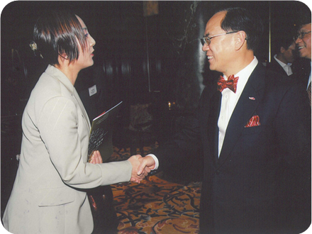 香港寶芝林-丁丁主席